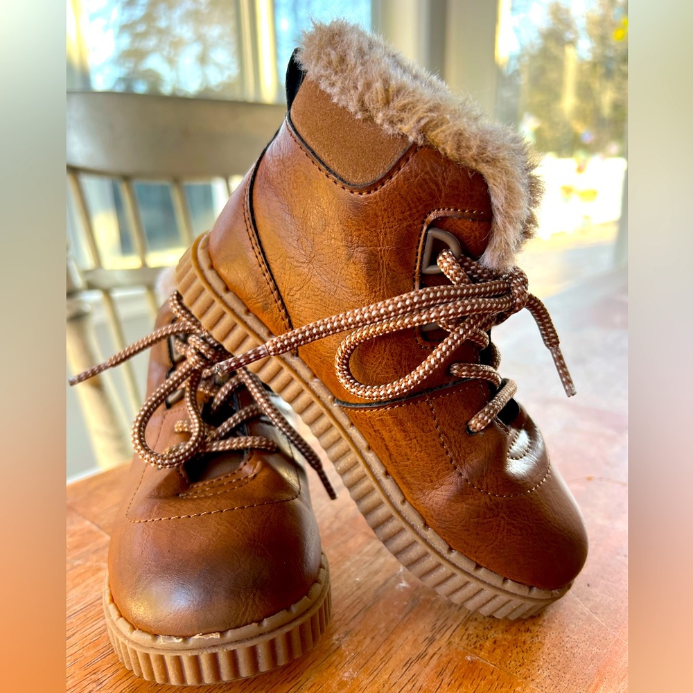 OshKosh Haskell Ankle Boots Unisex Kids Sz 10 Brown Classic Round Toe Lace Up